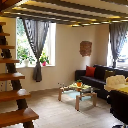 Vanna - 1st Row To The Sea Apartament *