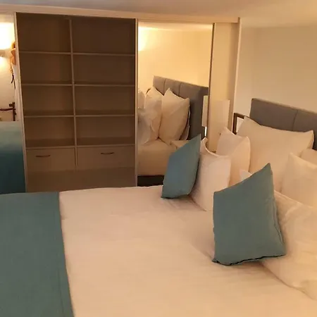 Vanna - 1st Row To The Sea Apartment