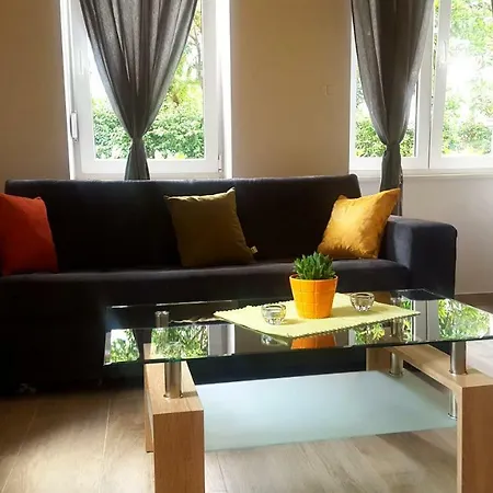 Vanna - 1st Row To The Sea Apartment