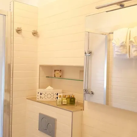 Vanna - 1st Row To The Sea Apartment *
